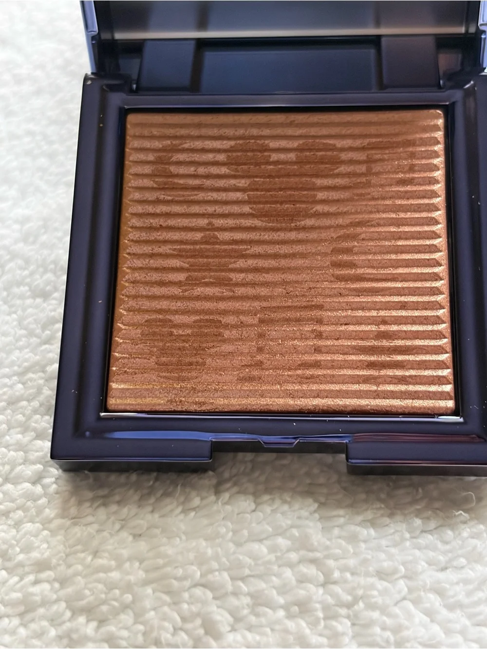ONE/SIZE Disney ltd edition pallet — Rose, gold ltd edition highlighter, brush